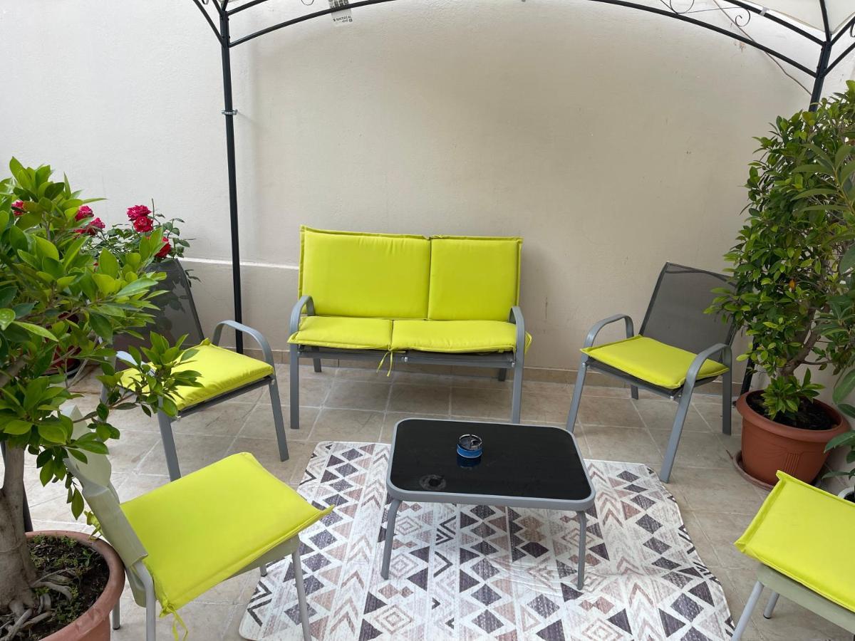 Cozy Minimal Apartment Pireus Eksteriør bilde