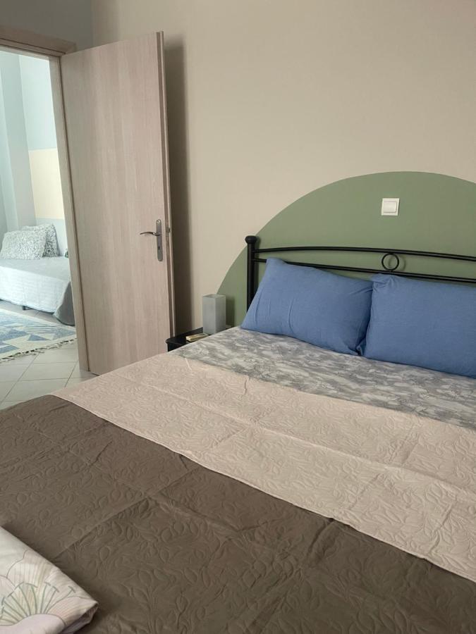Cozy Minimal Apartment Pireus Eksteriør bilde