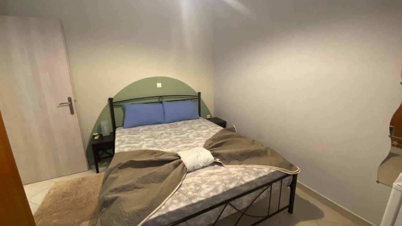 Cozy Minimal Apartment Pireus Eksteriør bilde