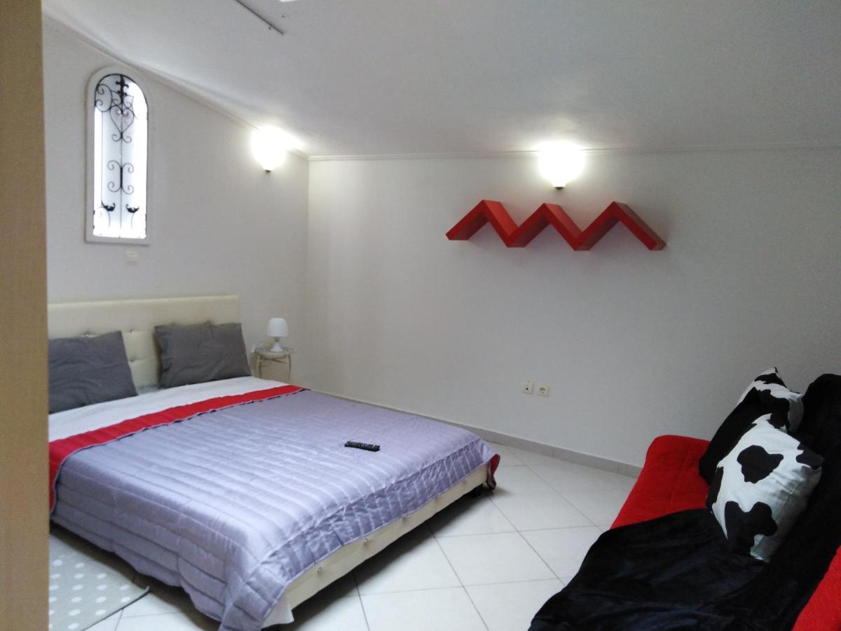 Cozy Minimal Apartment Pireus Eksteriør bilde