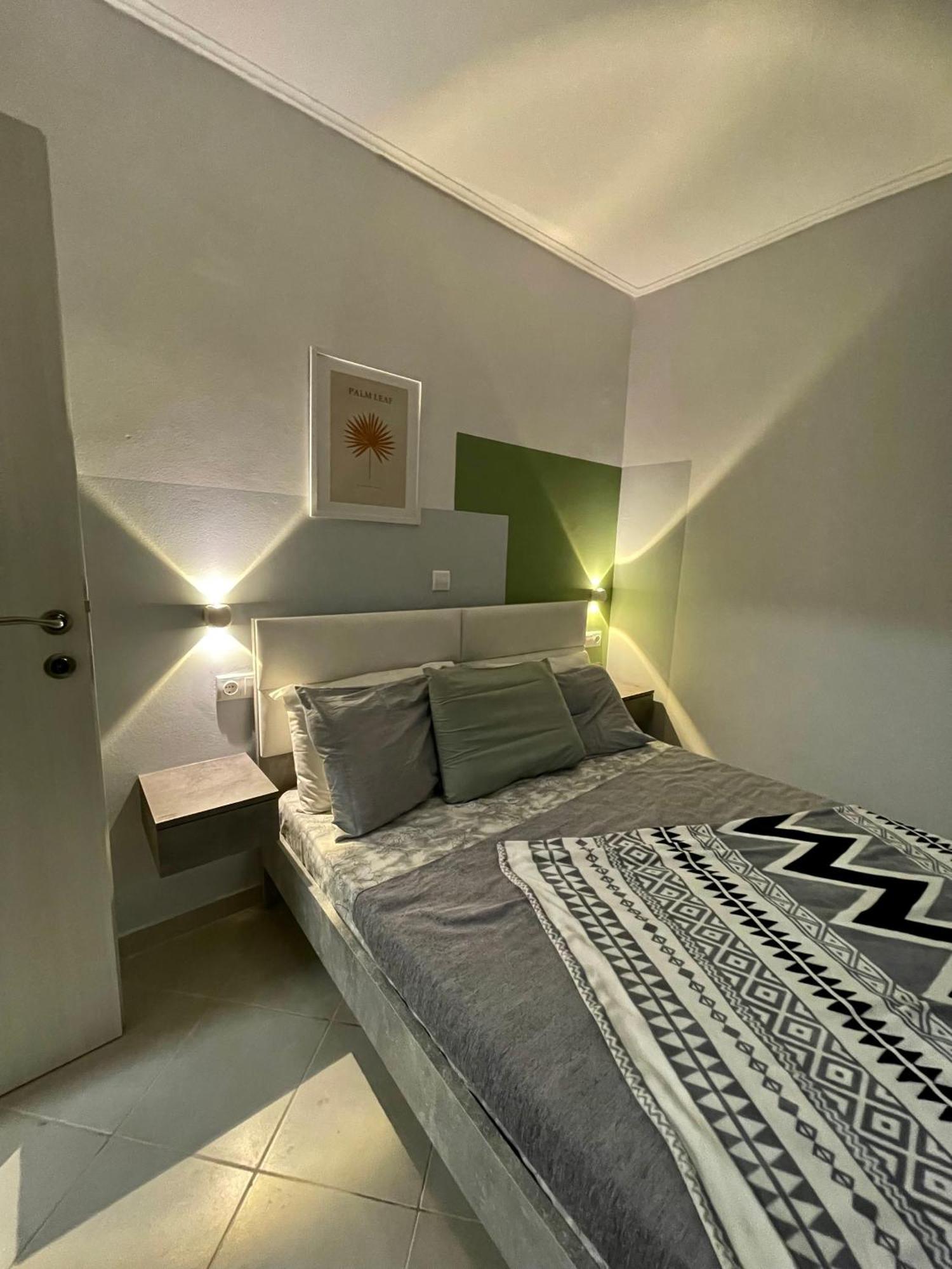 Cozy Minimal Apartment Pireus Eksteriør bilde